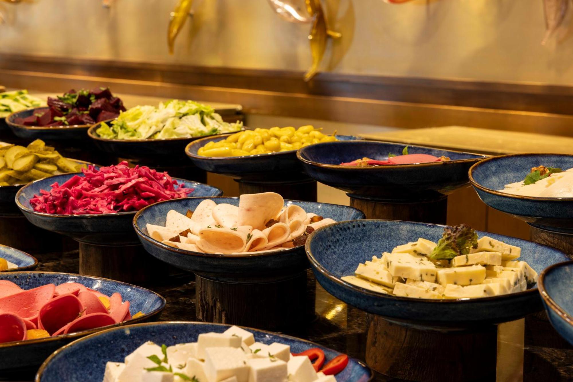 Ramada Plaza By Wyndham Istanbul Tekstilkent Hotel Екстериор снимка