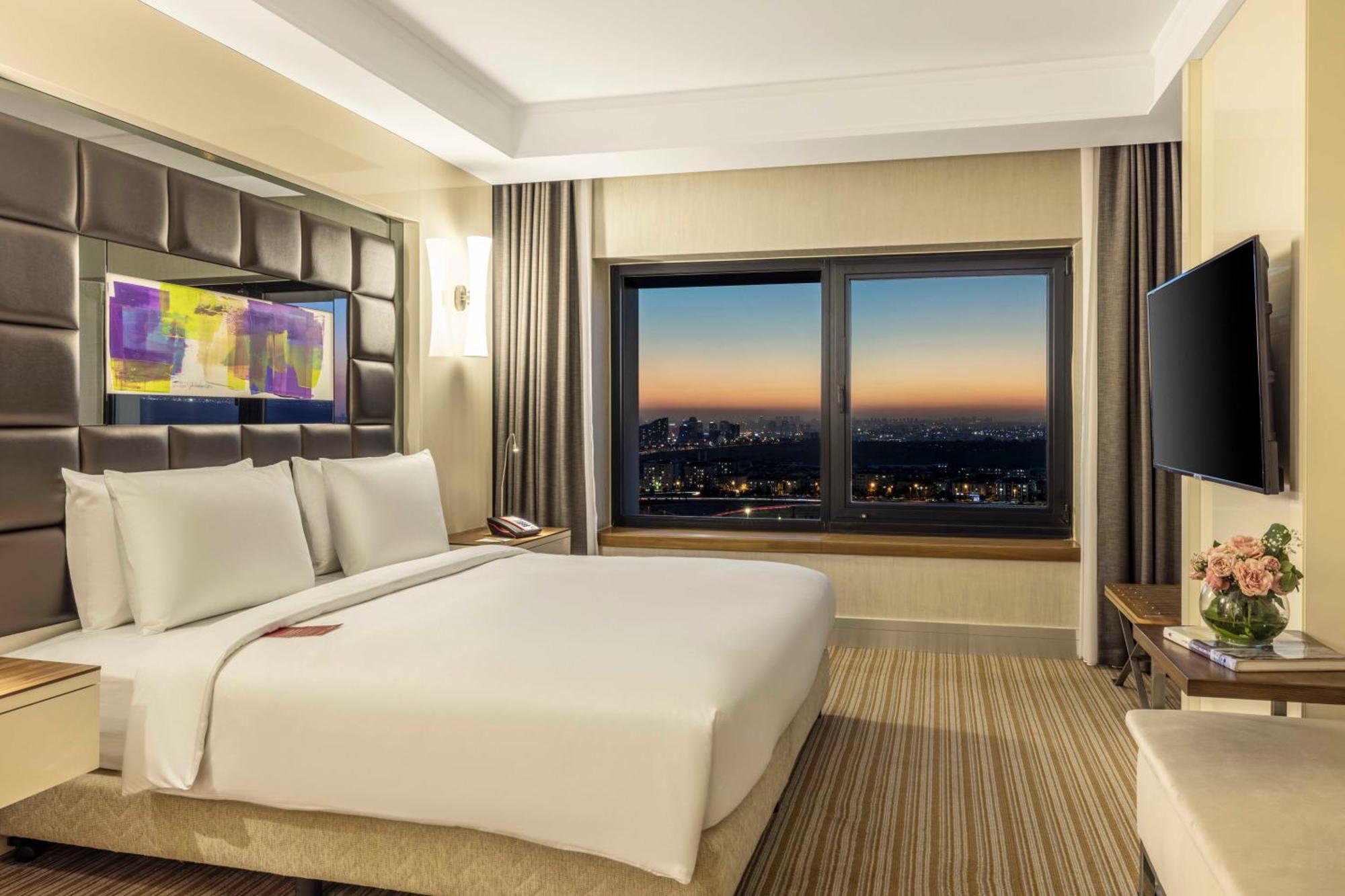 Ramada Plaza By Wyndham Istanbul Tekstilkent Hotel Екстериор снимка